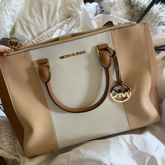 Never Used Michael Kors Large Bag - Picture 1 of 6